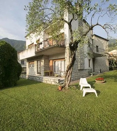 Casa Vacanze Gli Ulivi Del Lago Сasa de vacaciones