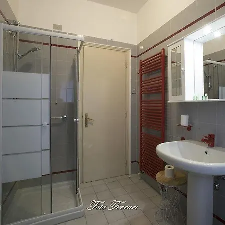 Holiday home Casa Vacanze Gli Ulivi Del Lago Sale Marasino
